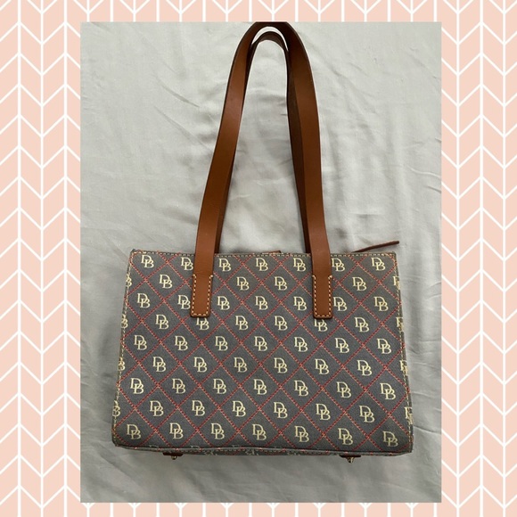 Dooney and Bourke - Picture 4 of 7